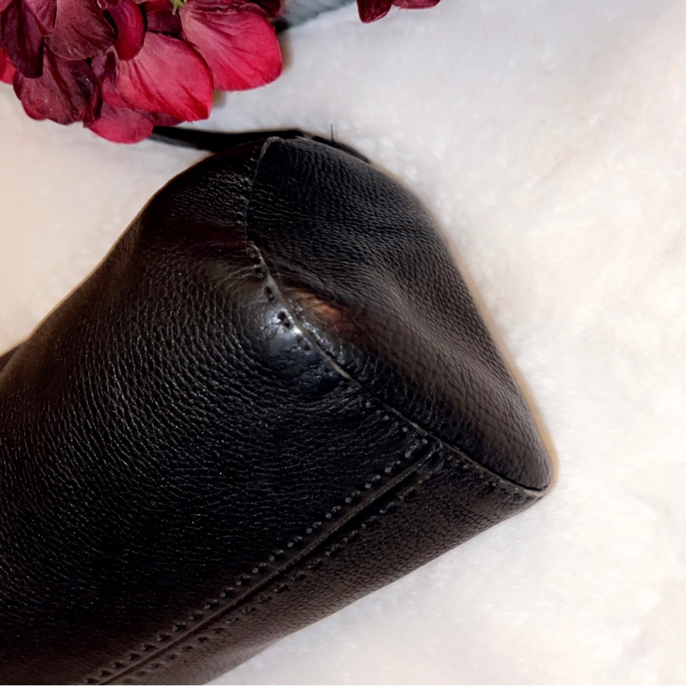 PRADA Authentic Black Leather Shoulder Bag - Picture 12 of 16